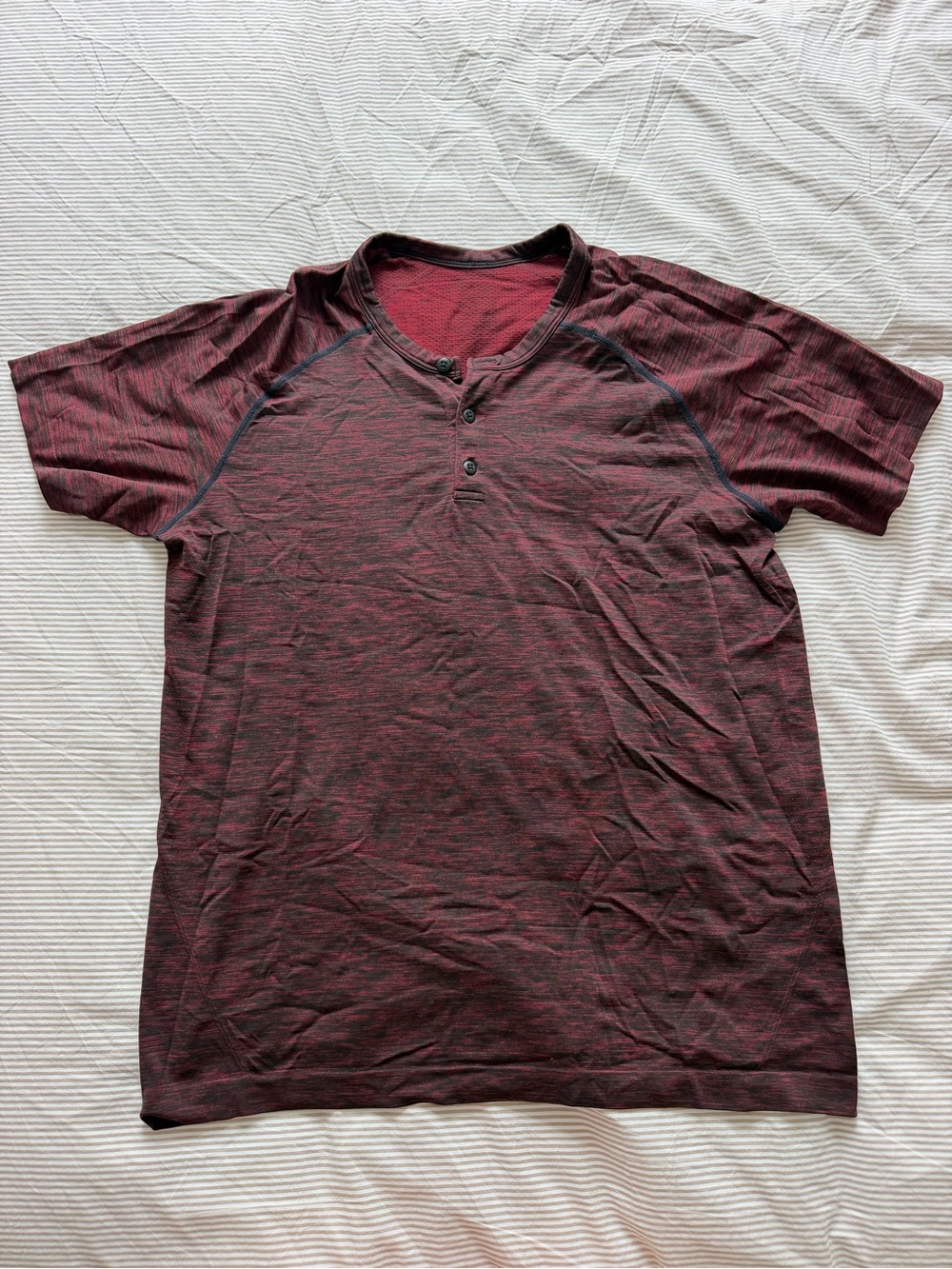 lululemon athletica Men's Short Sleeve Henley - Burgundy Heather